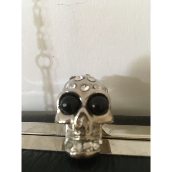 Cross Body Clutch Purse Black Skull Rhinestone Studded W Removable Handle Strap - Picture 4 of 7